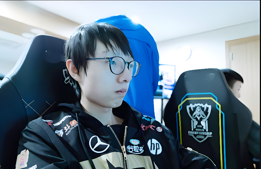 RNG横扫HKA,Canyon打出惊人五杀鏖战多局淘汰赛,强势挺进下一轮 RNG横扫HKA,Canyon打出惊人五杀鏖战多局淘汰赛,强势挺进下一轮